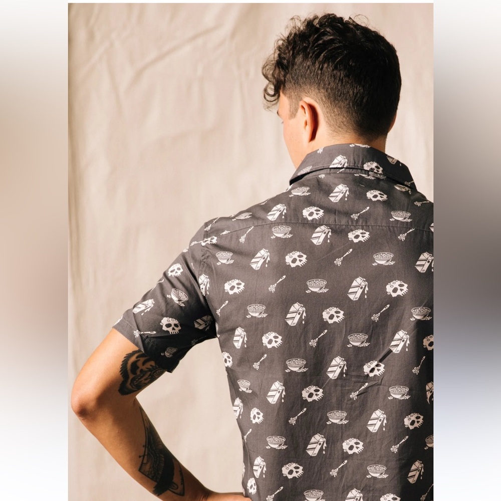 PYKNIC Grey Unisex Button Up Short Sleeve Shirt Size Small CEREAL KILLER